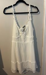 White Dress Photo 0
