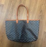 Purse Photo 0