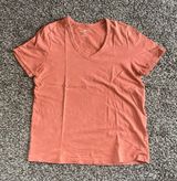 Universal Thread Target V-neck T shirt Photo 0
