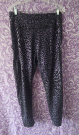 Victoria's Secret leopard print leggings in black and purple size 16/170/86a (XL). Photo 0