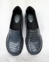 Women’s Clark’s Artisan “Mill Square” Crocodile Navy Blue Slip-On Loafer Size 6W Photo 0