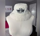 White Sherpa Bucket Hat with Embroidered Design Photo 0