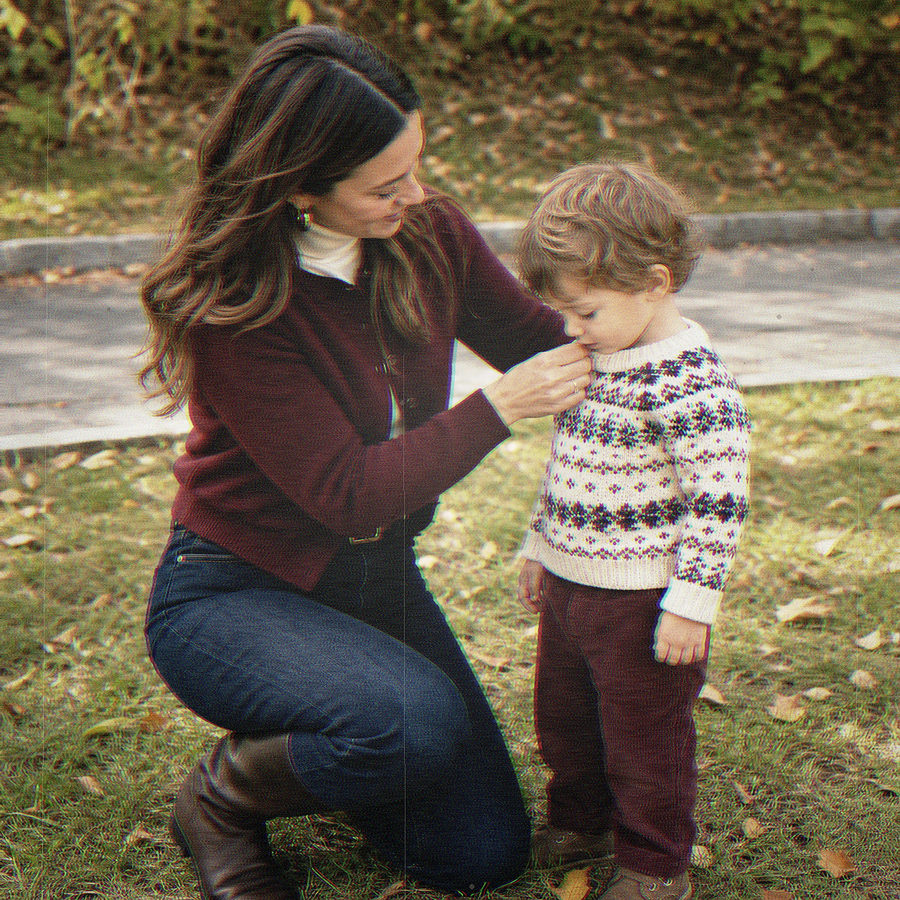 What to Wear for Fall Family Photos: Coordinate Without Matching
